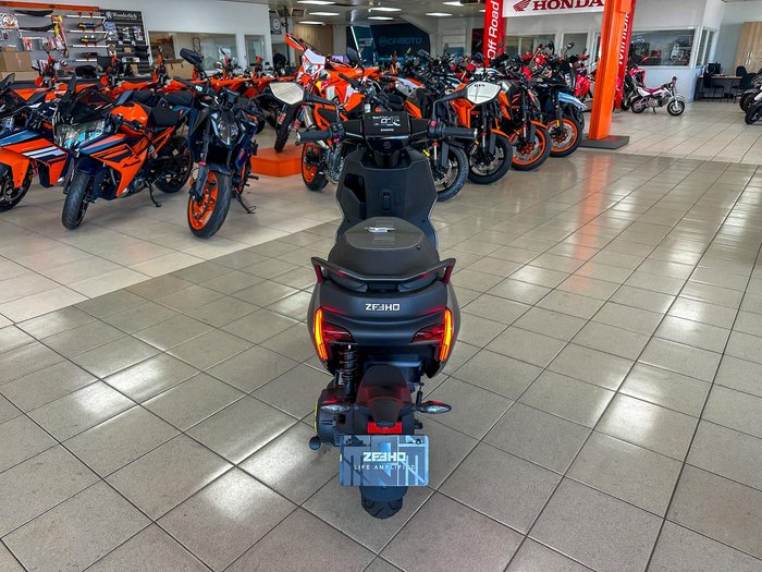 2024 ZEEHO AE6+ AE Grey