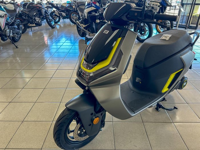 2024 ZEEHO AE6+ AE Grey