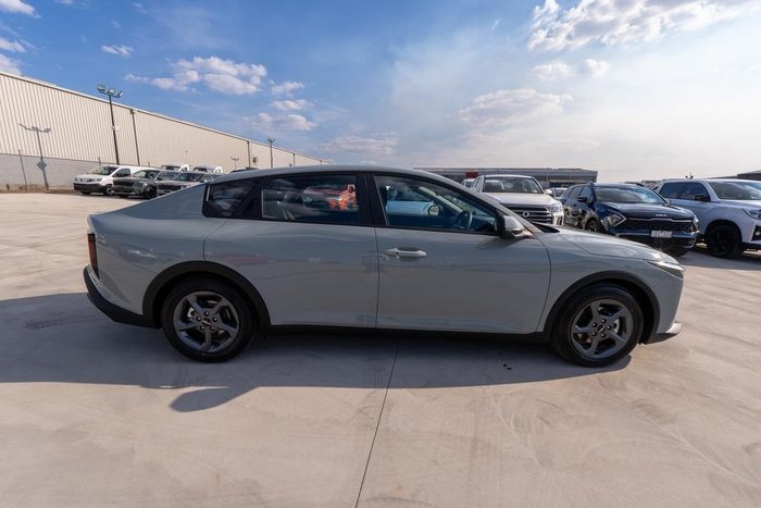 2024 Kia K4 S
