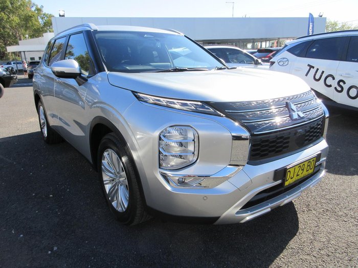 2023 Mitsubishi Outlander LS