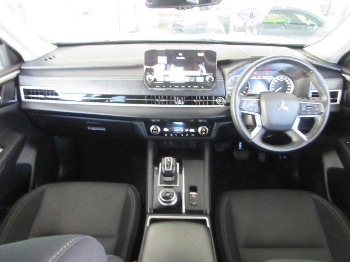 2023 Mitsubishi Outlander LS