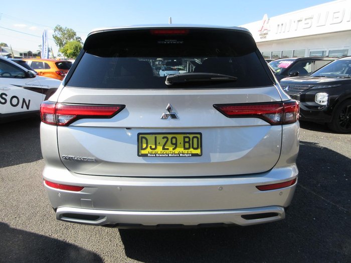 2023 Mitsubishi Outlander LS