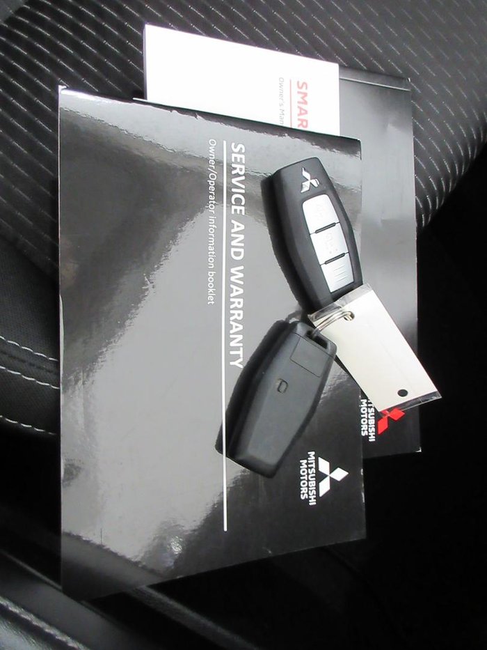 2023 Mitsubishi Outlander LS