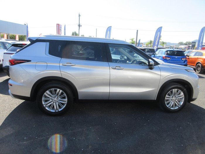 2023 Mitsubishi Outlander LS