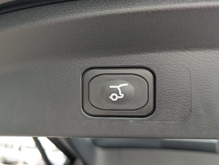 2023 Ford Everest Platinum