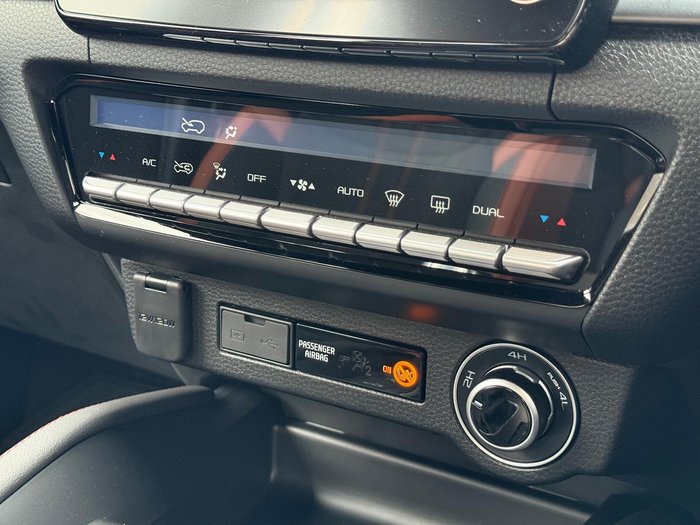 2025 Mazda BT-50 SP