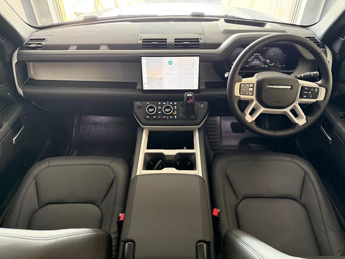 2025 Land Rover Defender 110 P400e X-Dynamic HSE