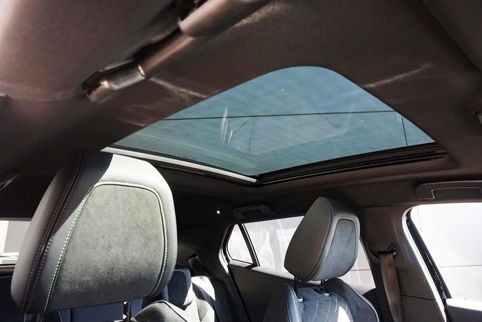 2025 Peugeot 2008 GT Hybrid