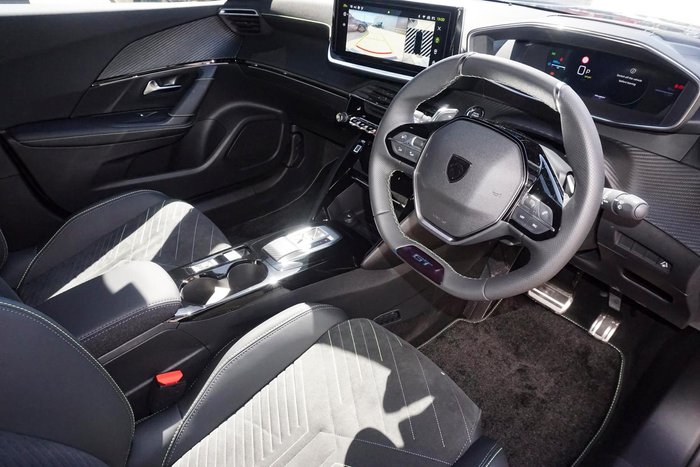 2025 Peugeot 2008 GT Hybrid