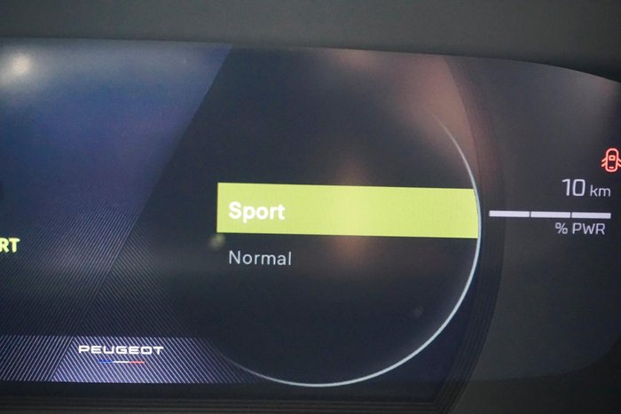 2025 Peugeot 2008 GT Hybrid