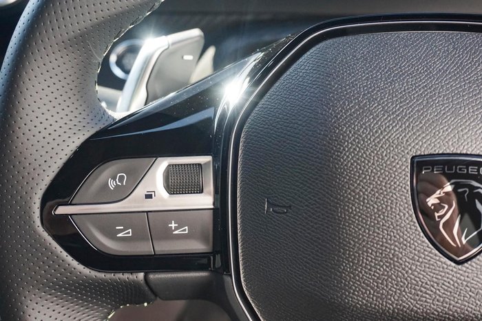 2025 Peugeot 2008 GT Hybrid