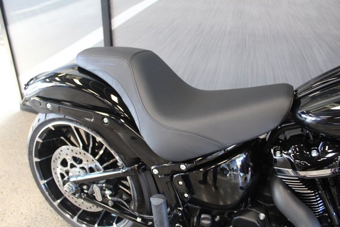 2025 Harley-davidson FXBR BREAKOUT (117) VIVID BLACK
