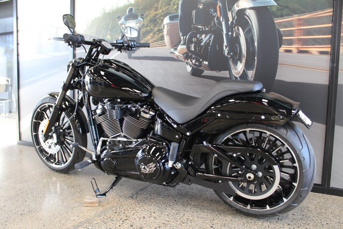 2025 Harley-davidson FXBR BREAKOUT (117) VIVID BLACK