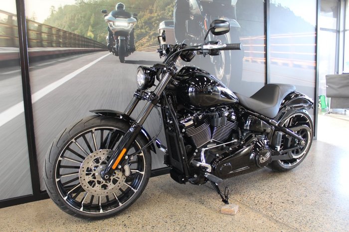 2025 Harley-davidson FXBR BREAKOUT (117) VIVID BLACK