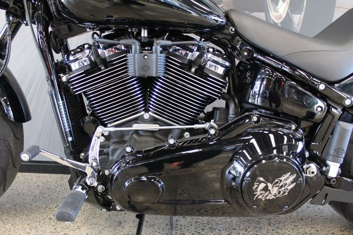 2025 Harley-davidson FXBR BREAKOUT (117) VIVID BLACK