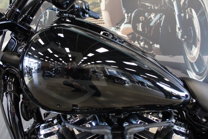 2025 Harley-davidson FXBR BREAKOUT (117) VIVID BLACK