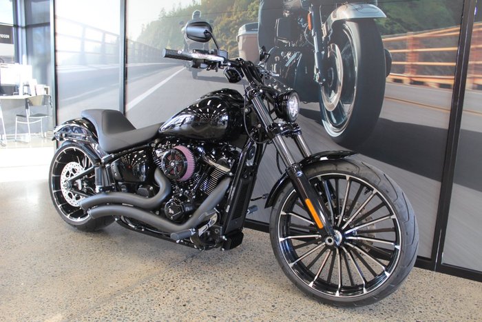 2025 Harley-davidson FXBR BREAKOUT (117) VIVID BLACK