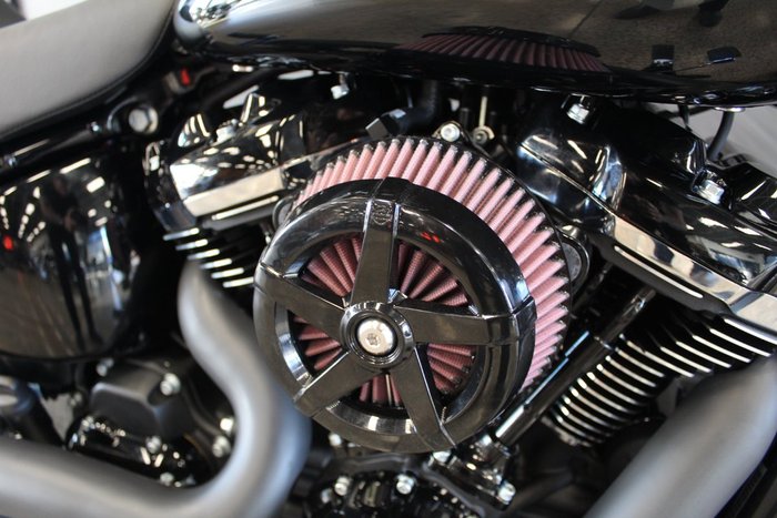 2025 Harley-davidson FXBR BREAKOUT (117) VIVID BLACK