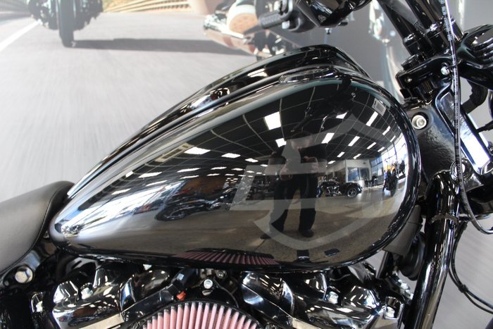 2025 Harley-davidson FXBR BREAKOUT (117) VIVID BLACK