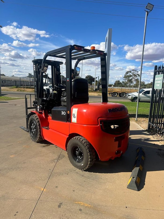 2024 REDLIFT Cpcd30h-490