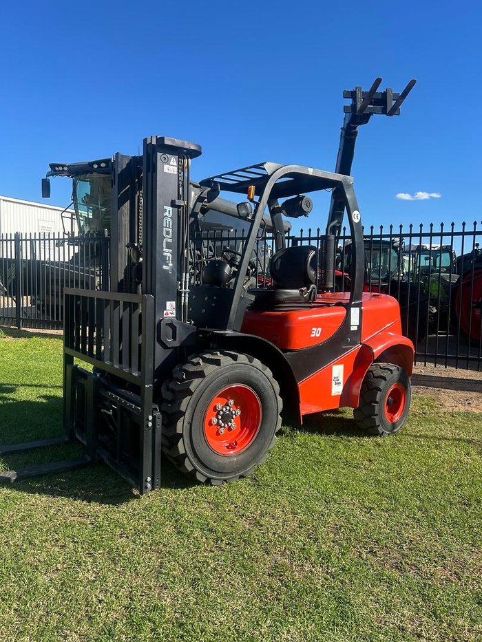 2024 REDLIFT Cpc30rt