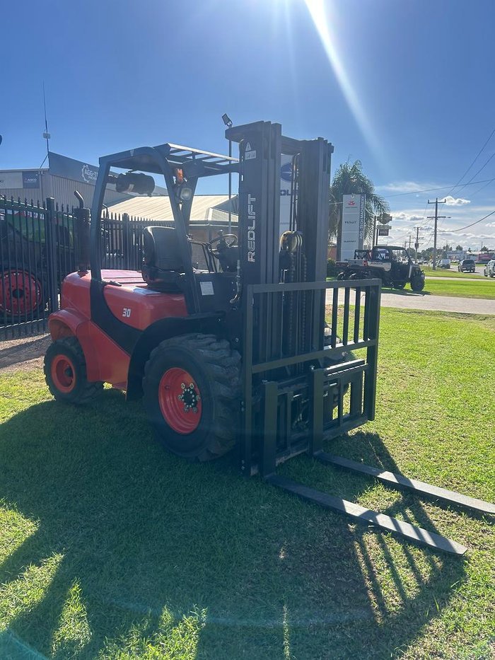 2024 REDLIFT Cpc30rt