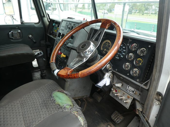 1993 Mack Chr Elite WHITE