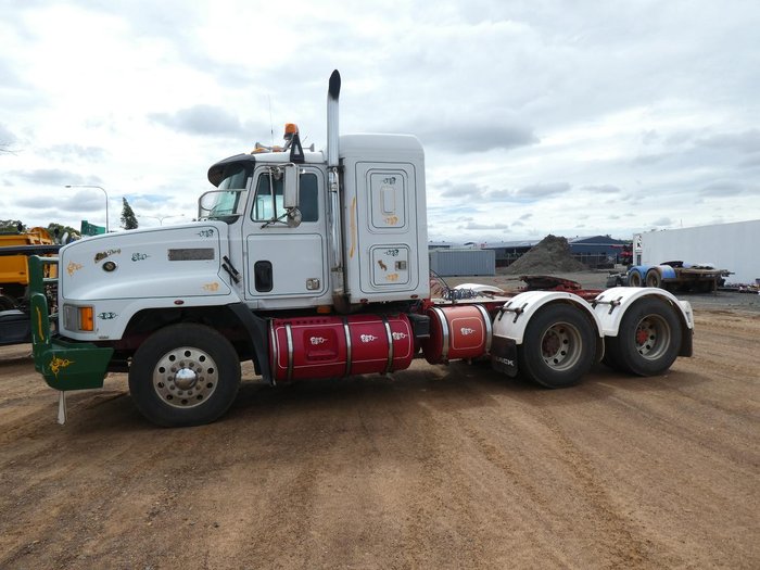 1993 Mack Chr Elite WHITE