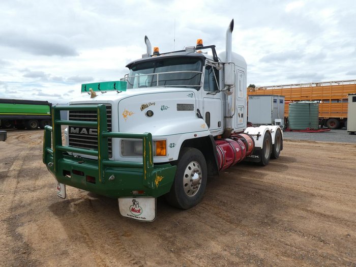 1993 Mack Chr Elite WHITE
