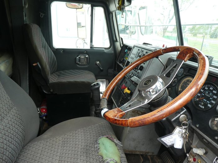 1993 Mack Chr Elite WHITE