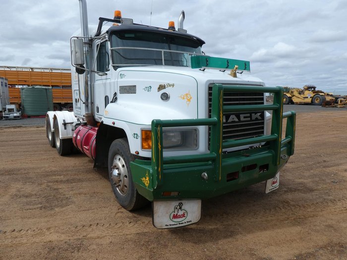 1993 Mack Chr Elite WHITE