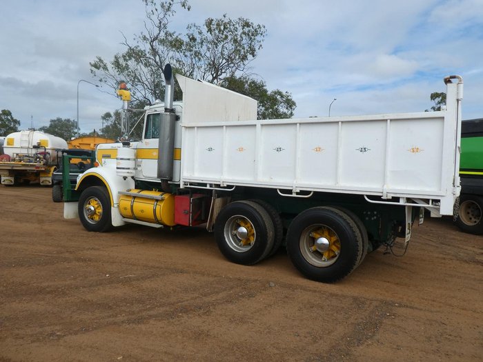 1980 Kenworth W924
