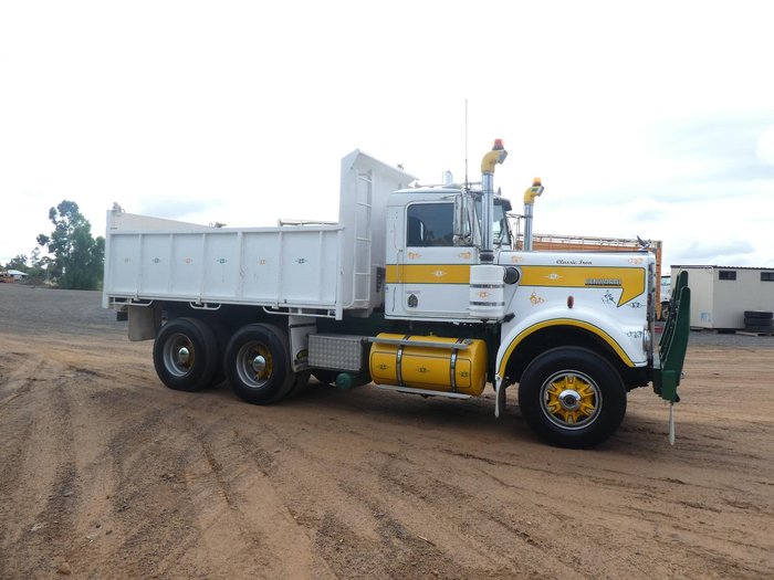 1980 Kenworth W924