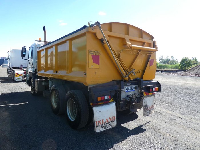 2010 Isuzu Cxz Giga WHITE
