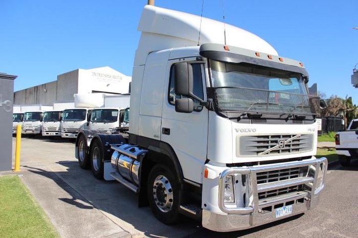 2003 Volvo Fm Series FM9 340 WHITE