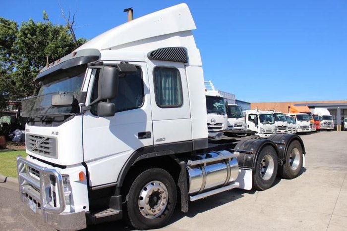2003 Volvo Fm Series FM9 340 WHITE
