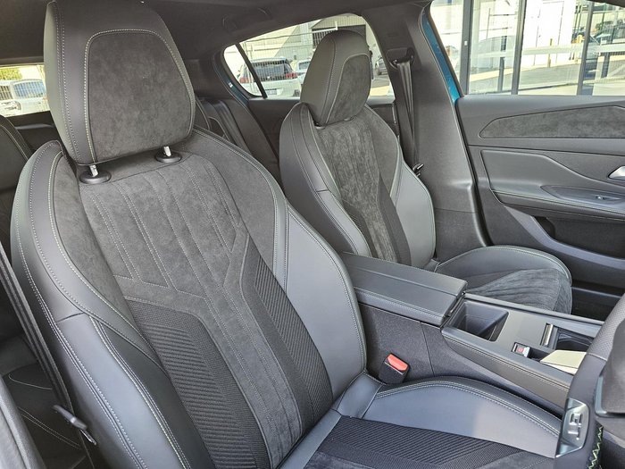 2025 Peugeot 308 GT Hybrid
