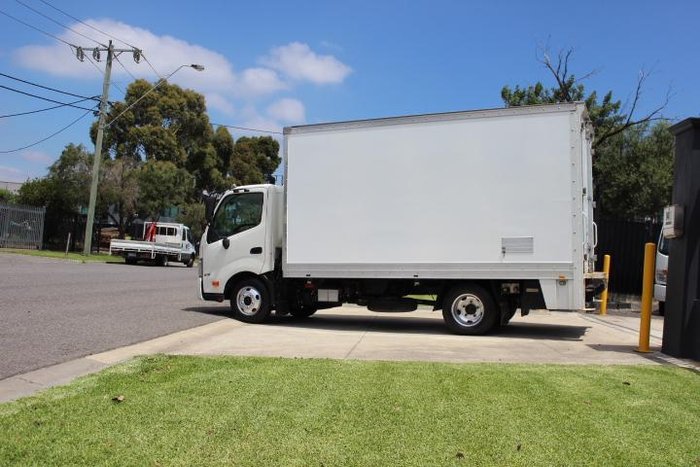 2023 Hino 616 - 300 Series 616 AUTOMATIC WHITE