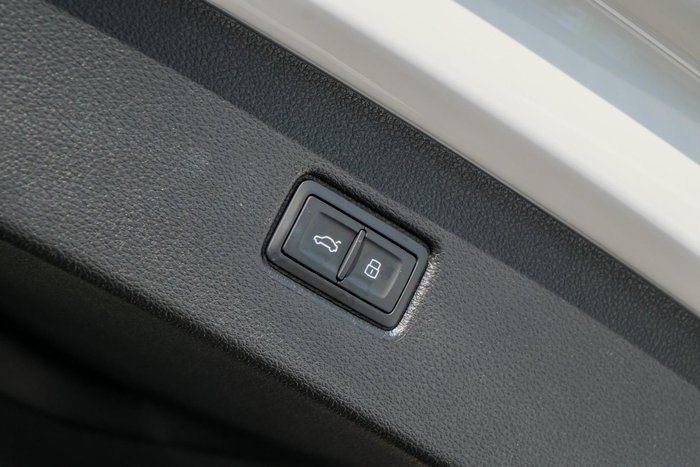 2025 Audi Q7 55 TFSI S line