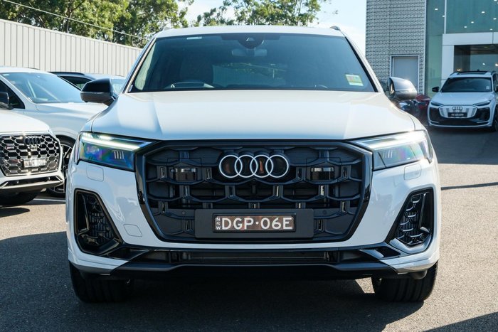 2025 Audi Q7 55 TFSI S line