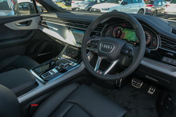 2025 Audi Q7 55 TFSI S line