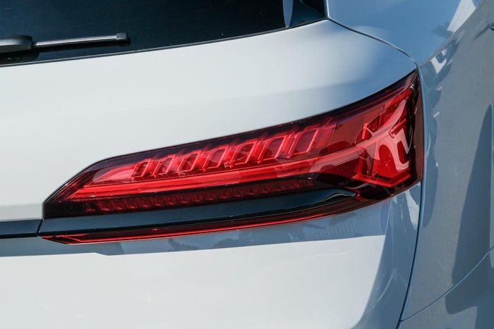 2025 Audi Q7 55 TFSI S line