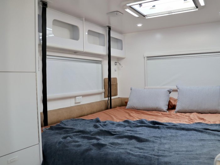 2025 Wonderland RV Amaroo Quad Bunk With Electric Lift Up King Bed