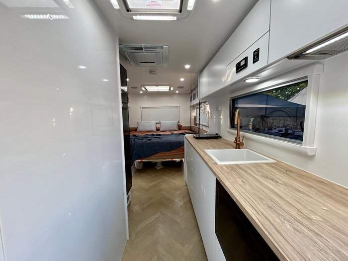 2025 Wonderland RV Amaroo Quad Bunk With Electric Lift Up King Bed