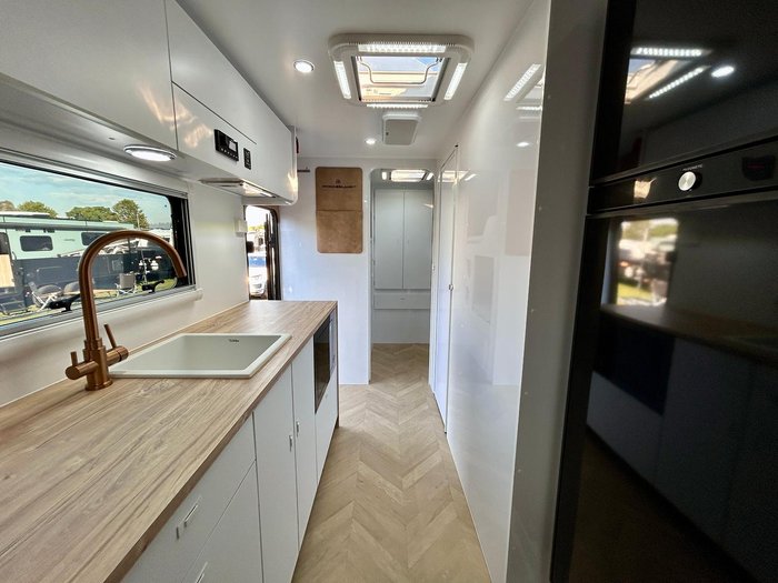 2025 Wonderland RV Amaroo Quad Bunk With Electric Lift Up King Bed