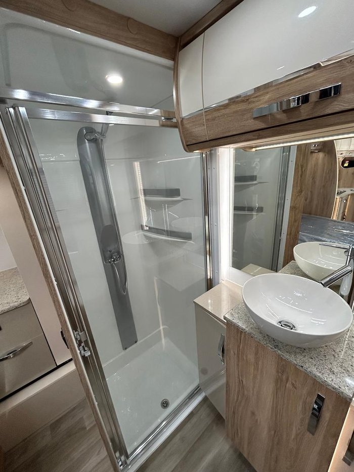 2026 Avan Ovation M7