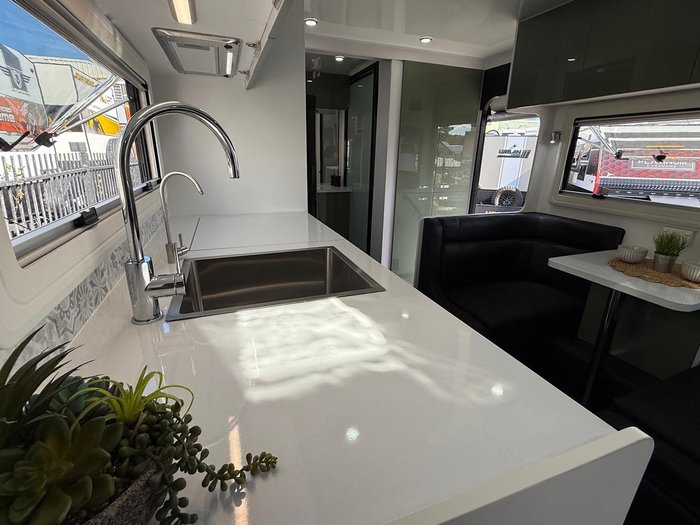 2025 Urban Caravans Tourer 18'6