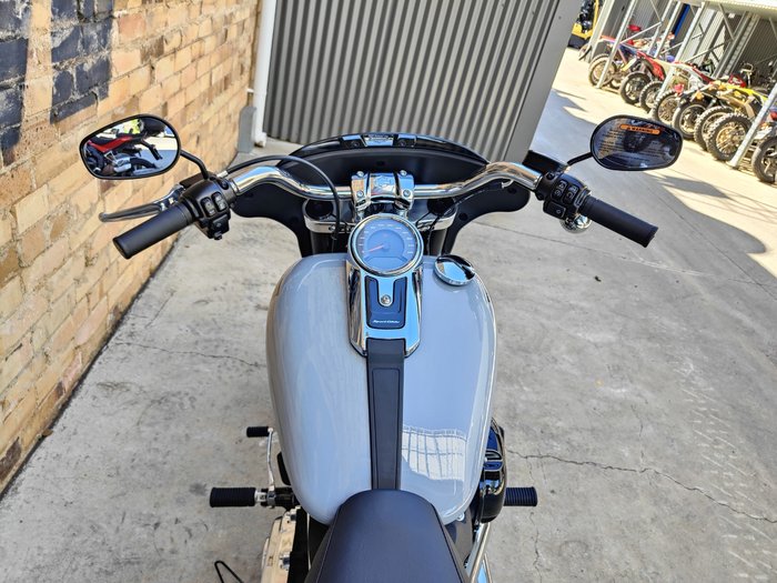 2024 HARLEY-DAVIDSON SPORT GLIDE 107 (FLSB) ROAD GREY