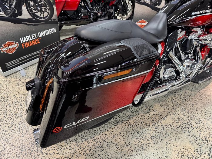 2021 Harley-Davidson CVO Road Glide 117 (FLTRXSE) Touring Black