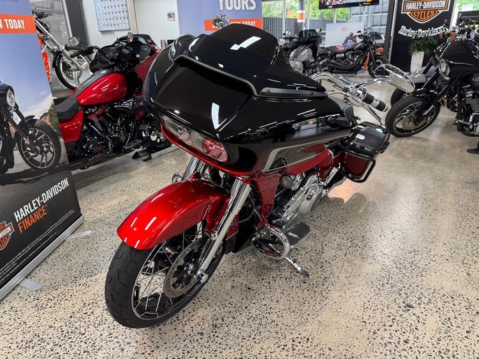2021 Harley-Davidson CVO Road Glide 117 (FLTRXSE) Touring Black